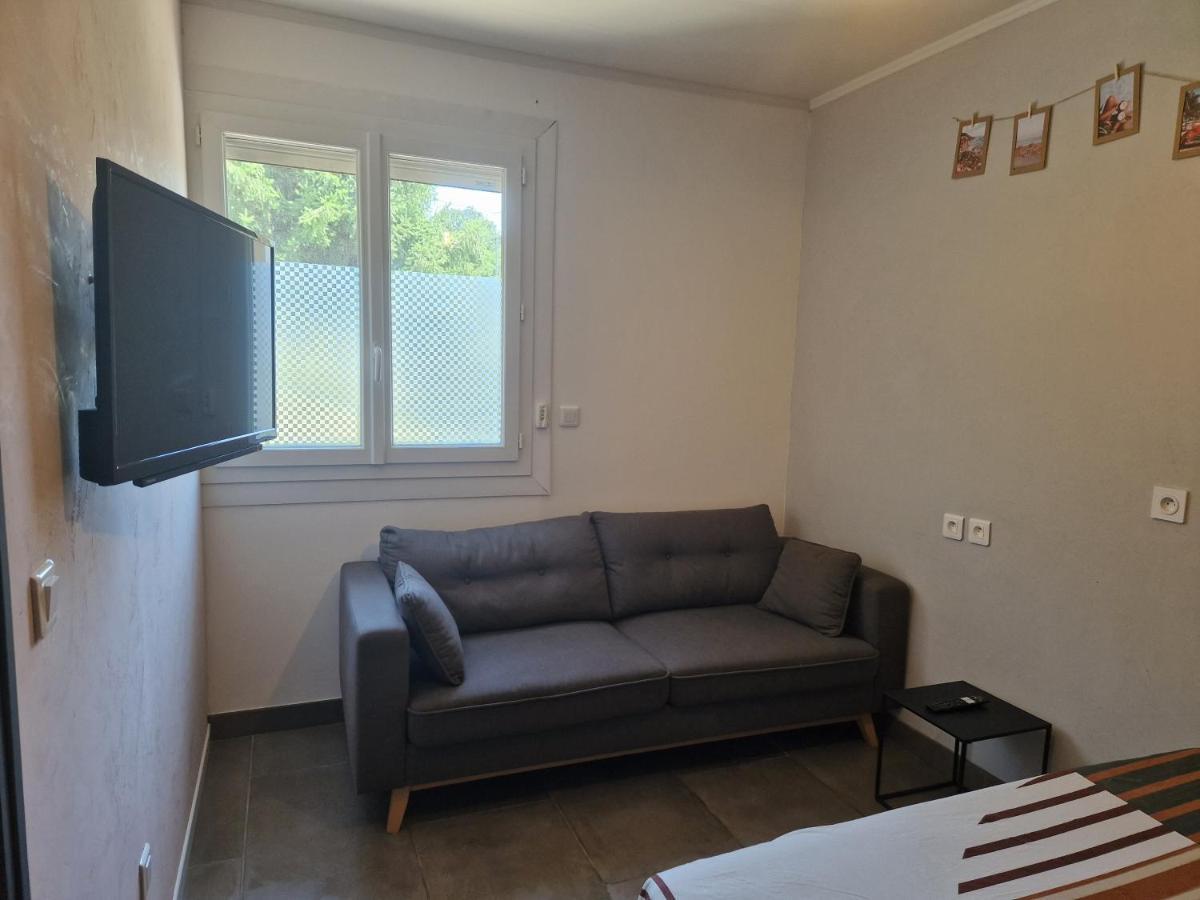 Sérézin-du-Rhône Appartement Independant Dans Maison Avec Jardinet, Au Calme מראה חיצוני תמונה